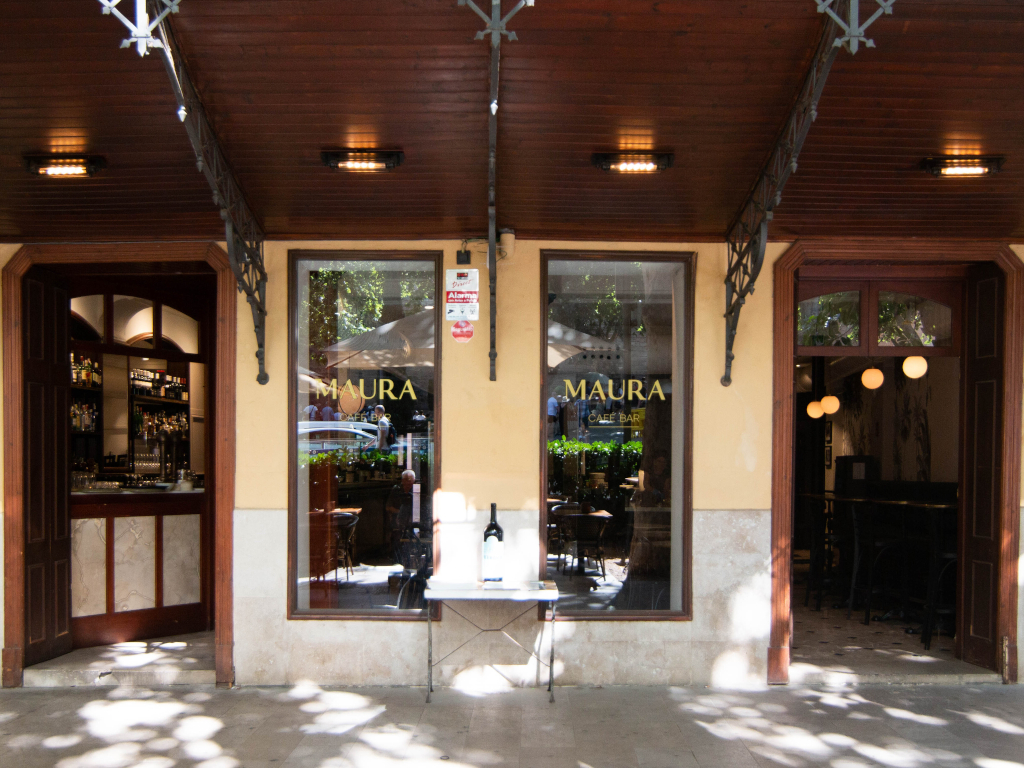Exterior de l'establiment emblemàtic Maura Cafè&Bar