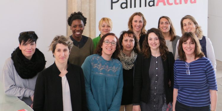 Joana Maria Adrover recibe a las profesionales que este mes impartirán todas las cápsulas formativas de PalmaActiva