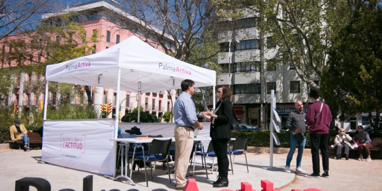PalmaActiva s’apropa al barri d’Arxiduc per promocionar els seus serveis