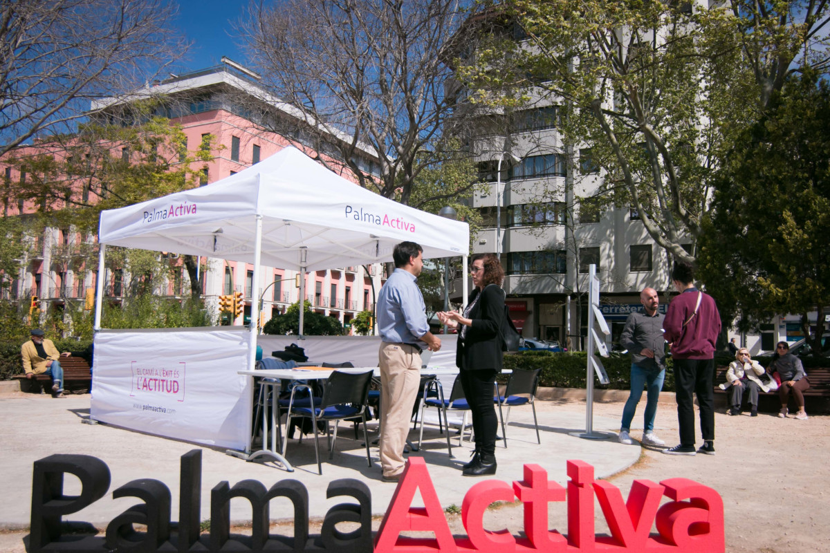 PalmaActiva se acerca al barrio de Archiduque para promocionar sus servicios