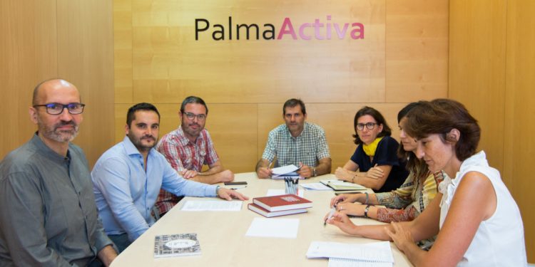Reunió entre PalmaActiva i el Govern per parlar d’establiments emblemàtics