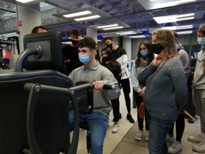 11 jóvenes del CFGM de Administrativo del CIDE visitan MEGASPORT