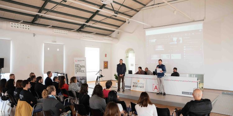 PalmaActiva ha acogido la charla para profesionales “Cómo filmar en Palma”
