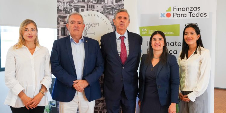 PalmaActiva acoge un taller de educación financiera con la participación de más de 240 estudiantes