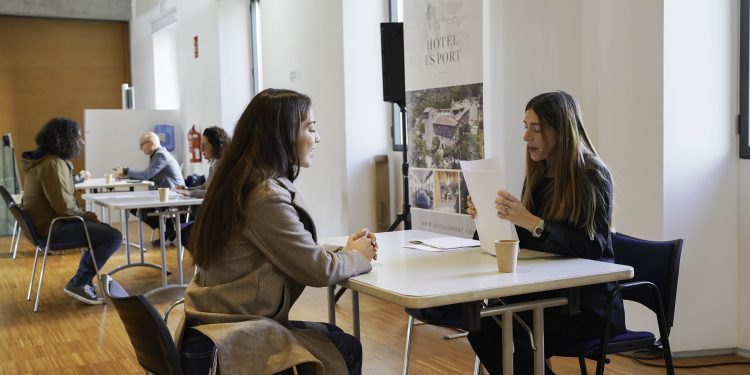 Més de 40 persones han pogut realitzar entrevistes de feina gràcies a una nova jornada de selecció de personal de PalmaActiva