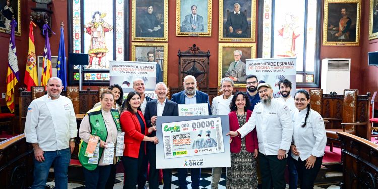 L’Ajuntament acull la presentació del cupó de l’ONCE dedicat a l’XI Campionat Nacional de Cuina i Pastisseria, que es celebrarà a Palma