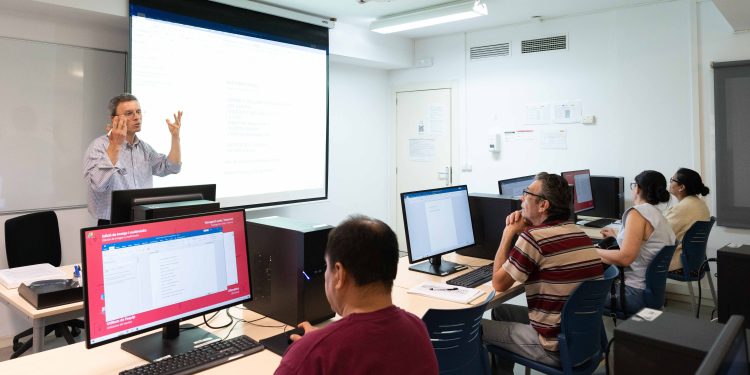 Aprobada la licitación de nuevos servicios docentes de PalmaActiva para reforzar la formación en idiomas y nuevas tecnologías